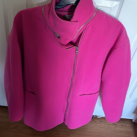 Jennifer Lopez pink jackets - Picture 12 of 12